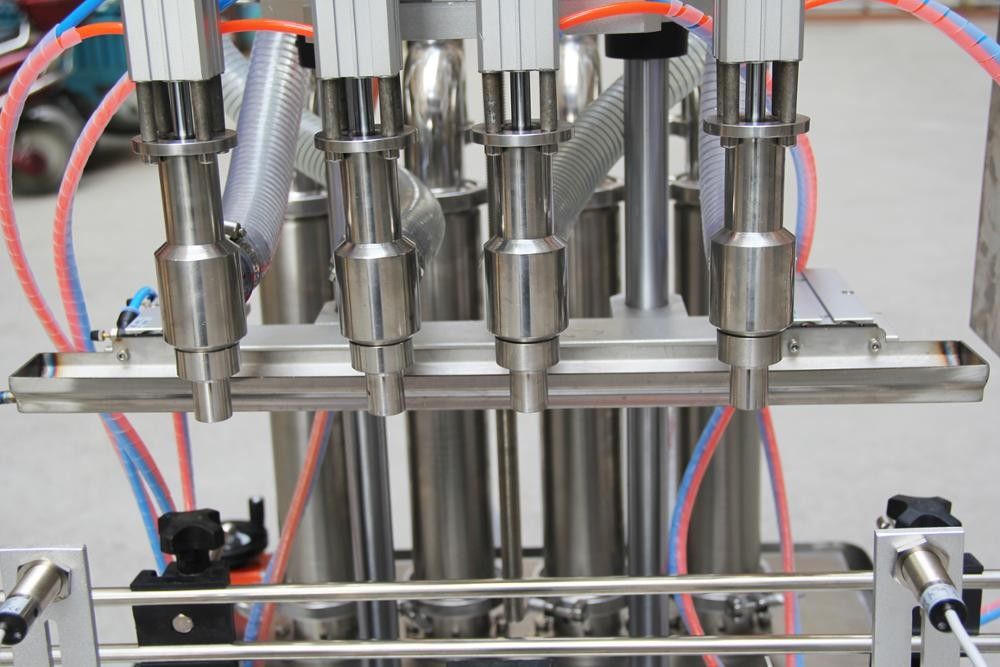 Linha de produção automática de enchimento líquido de pasta de creme com máquina de tampa