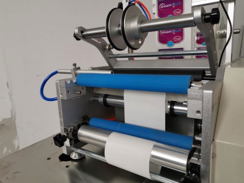 Grátis Etiqueta de garrafas de água de plástico autocolante de mesa Máquina de rotulagem de garrafas redondas de lado duplo com contador