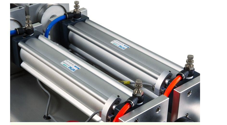 Máquina de preenchimento de líquidos de bebidas refrigeradas/máquina de preenchimento de água de tipo pistão de alta precisão